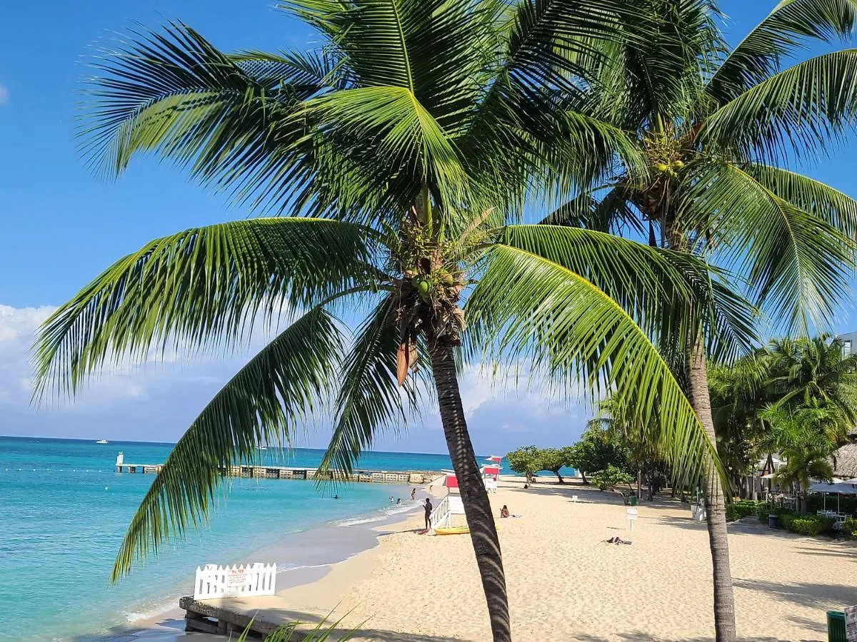 **  Caribic House Hotel Montego Bay Jamaica