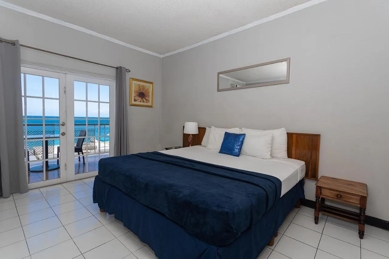 Caribic House Hotel Montego Bay 2*,