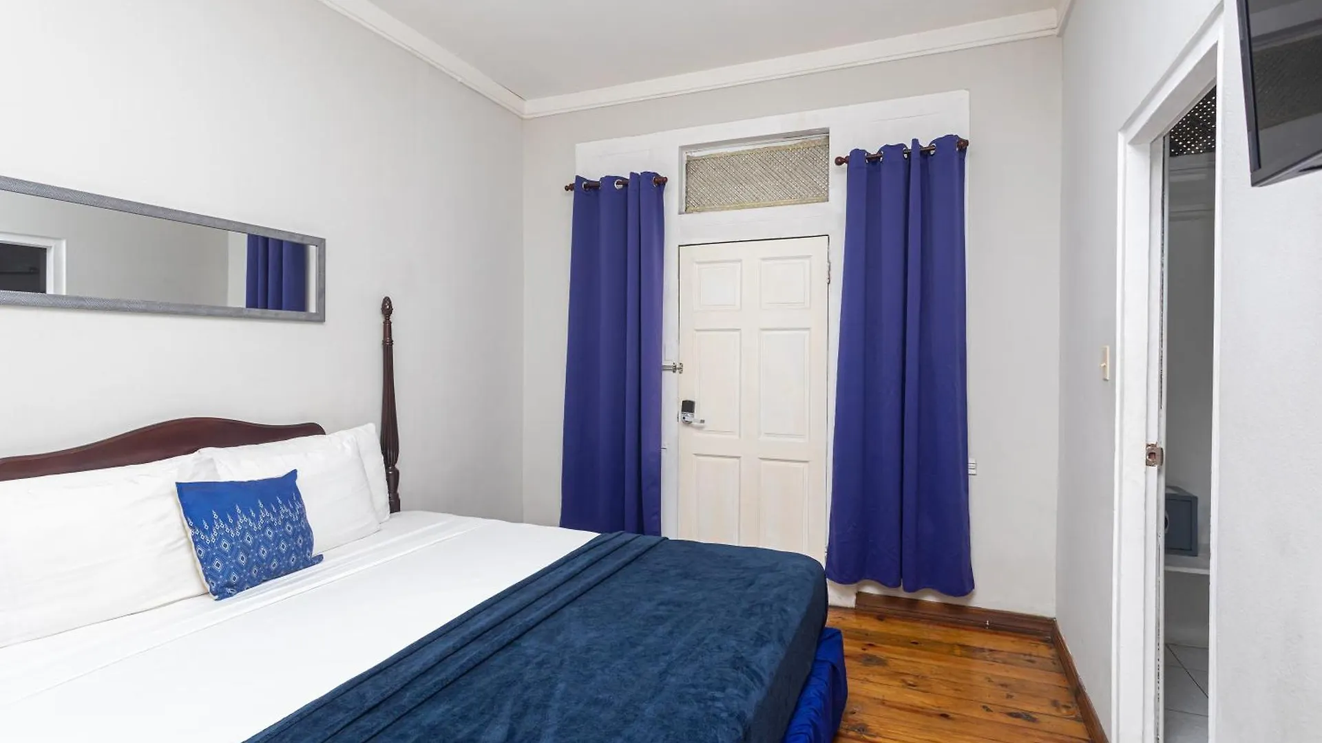 **  Caribic House Hotel Montego Bay Jamaica