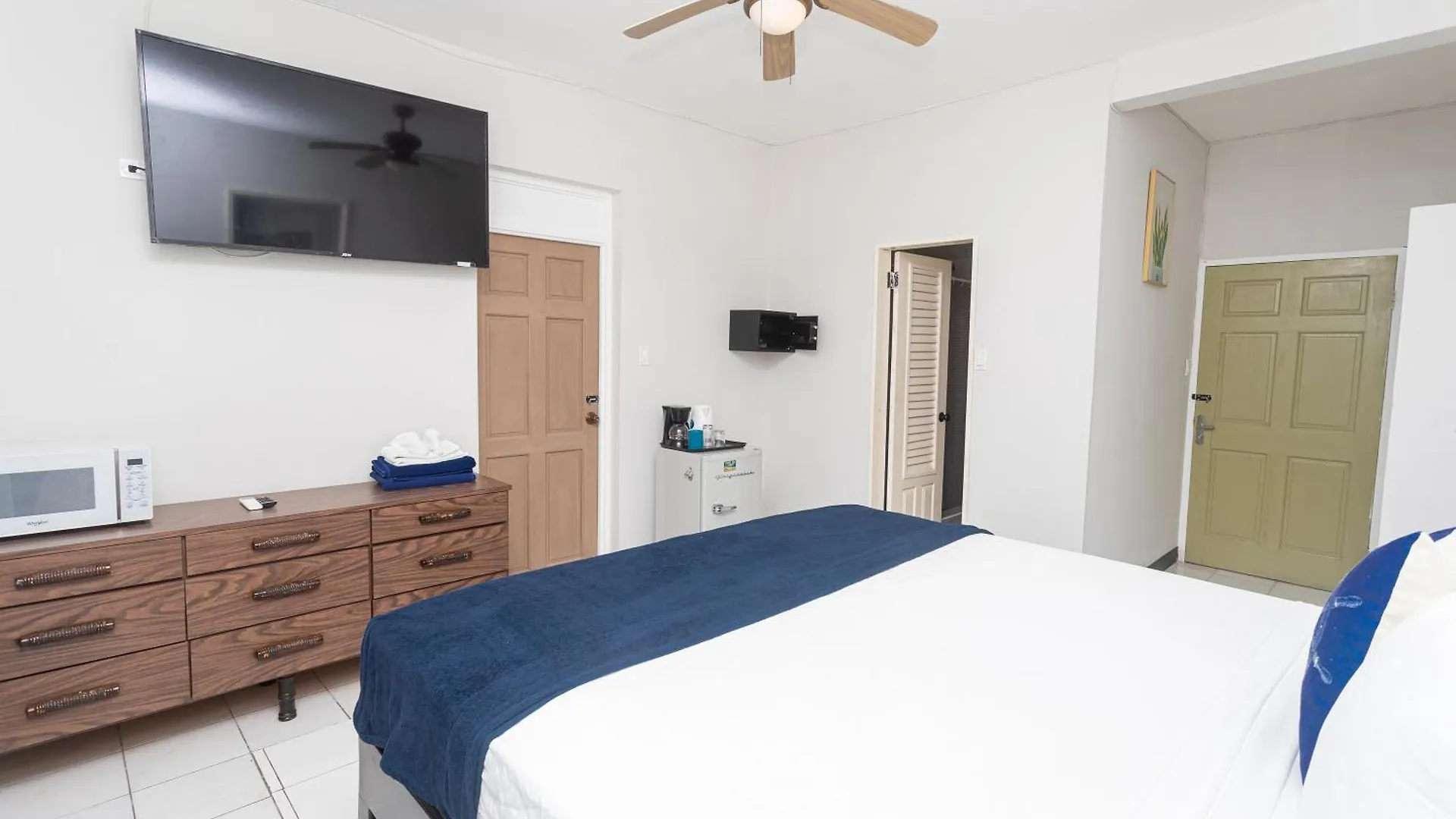 **  Caribic House Hotel Montego Bay Jamaica