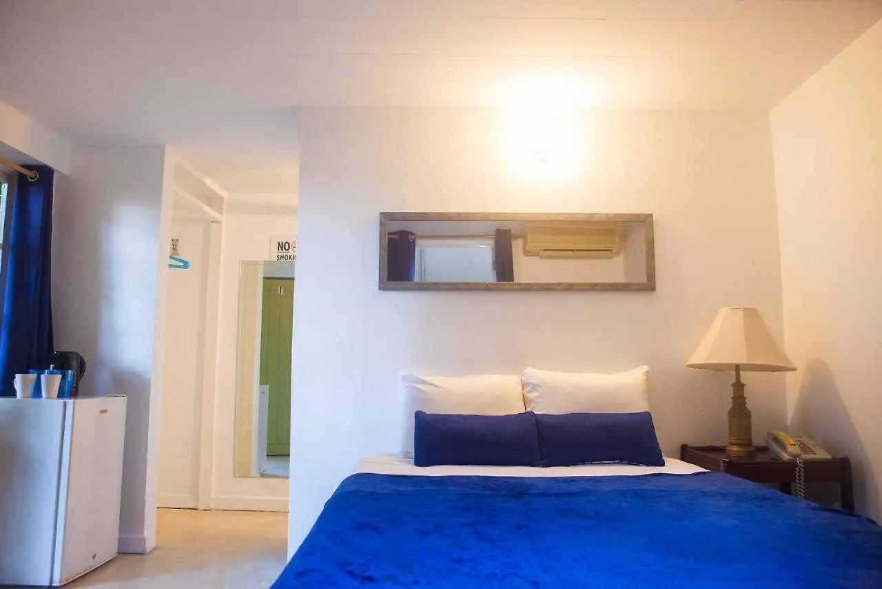 Caribic House Hotel Montego Bay 2*,  Jamaica