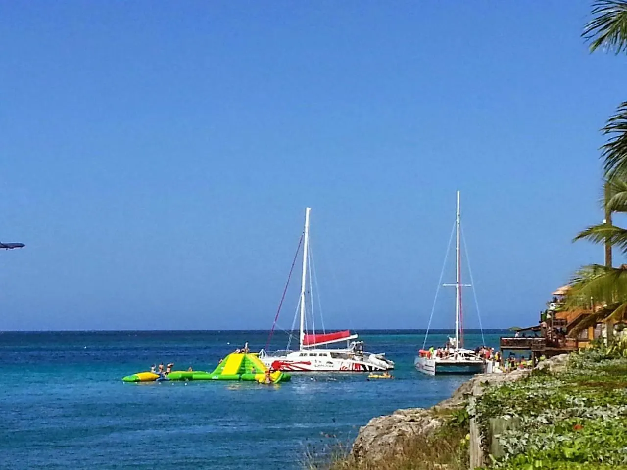 **  Caribic House Hotel Montego Bay Jamaica